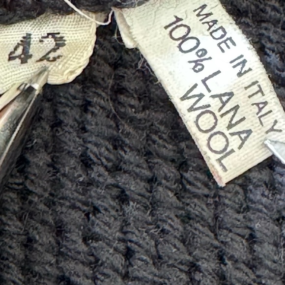 Zanone Cropped Black Wool Cropped Sweater Black Sweater Cardigan Size 42 (S) - Picture 6 of 10